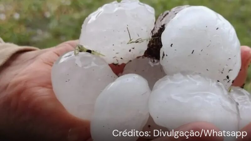 Chuva de granizo causa diversos prejuízos em Minas