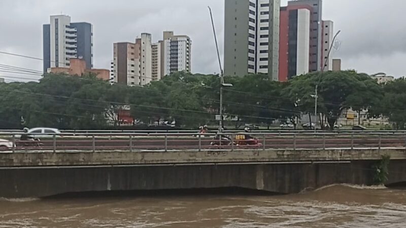 Prefeitura mantém equipes de plantão e monitora pontos críticos de alagamentos em Itabuna