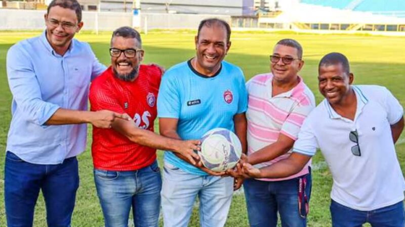 Prefeito entrega requalificação do Mário Pessoa e comemora retorno do estádio ao Campeonato Baiano