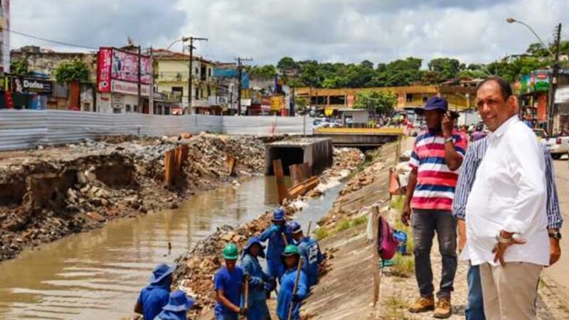 Prefeito vistoria obra do Canal do Malhado e destaca importância do investimento para Ilhéus