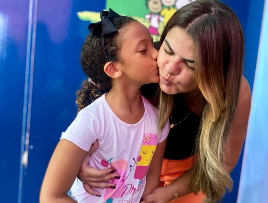 Primeira-dama Andrea Castro deixa a pasta da Promoção Social para atuar junto ao gabinete do prefeito