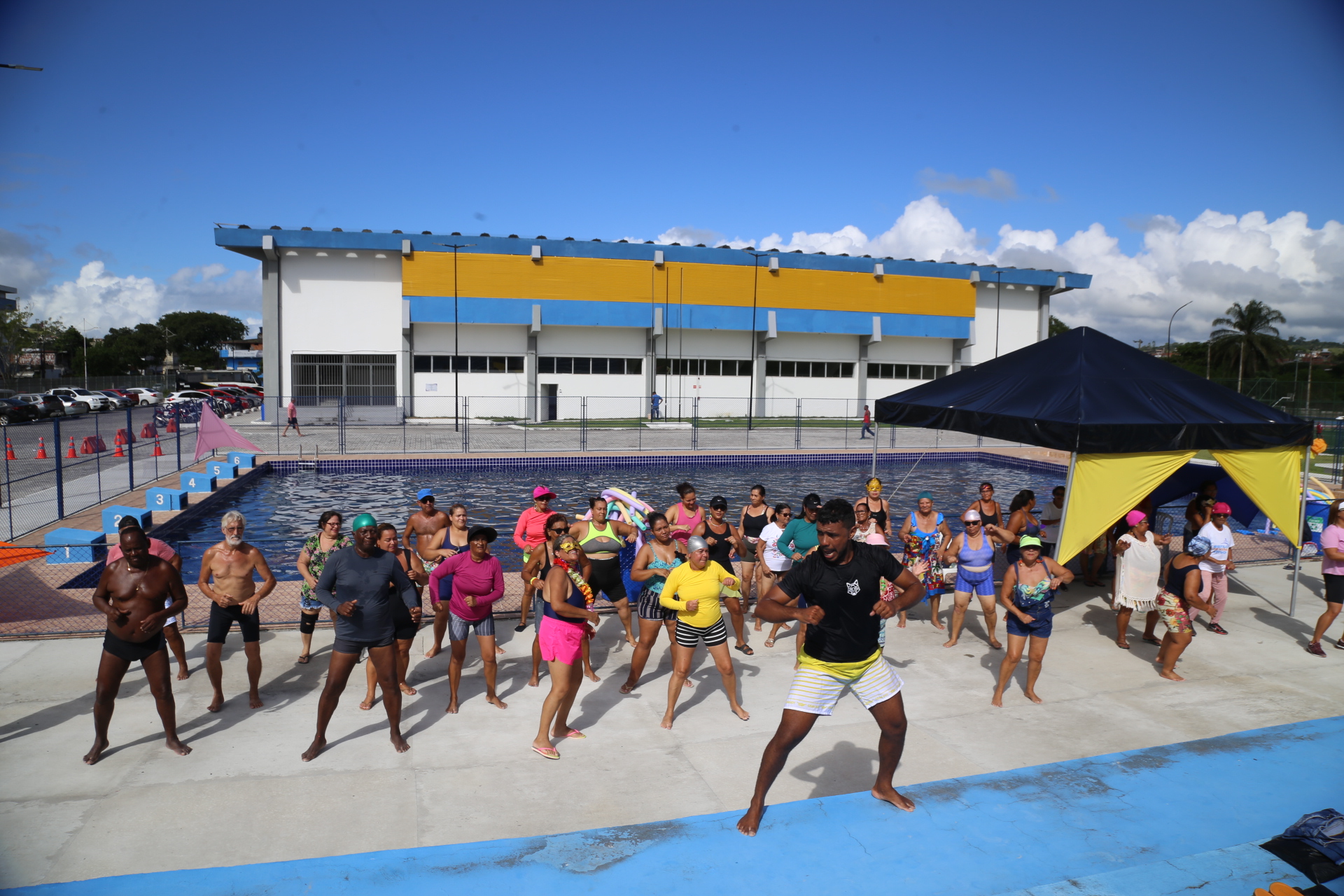 Prefeitura de Itabuna realiza o 1º “CarnaVila” com alunos do Projeto Aquático