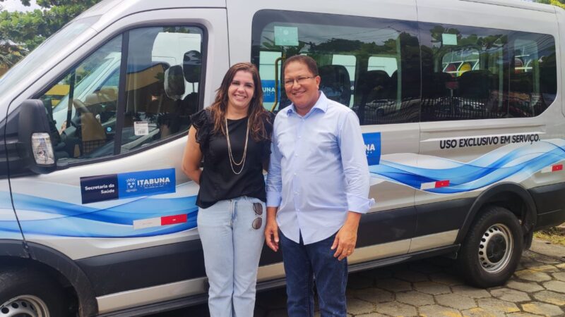 Prefeito Augusto Castro entrega nova frota de veículos para a Secretaria Municipal de Saúde