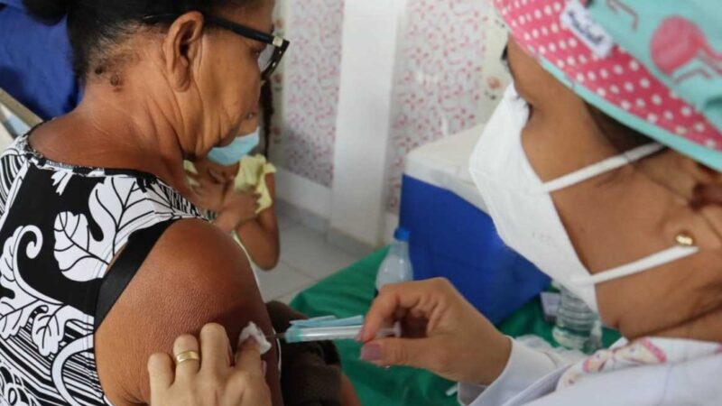 Ilhéus já vacinou 60% da população acima de 12 anos com as três doses contra a Covid-19