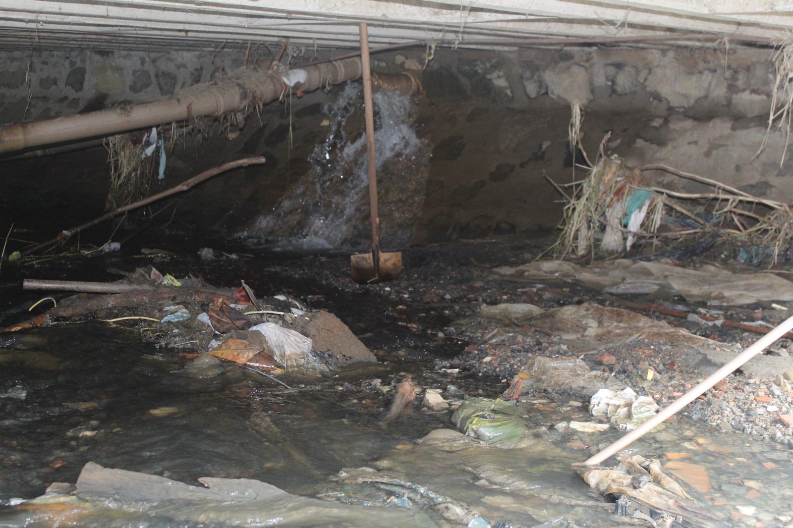 Rompimento de rede na Avenida Princesa Isabel atrasa o cronograma no abastecimento de água para região do São Caetano