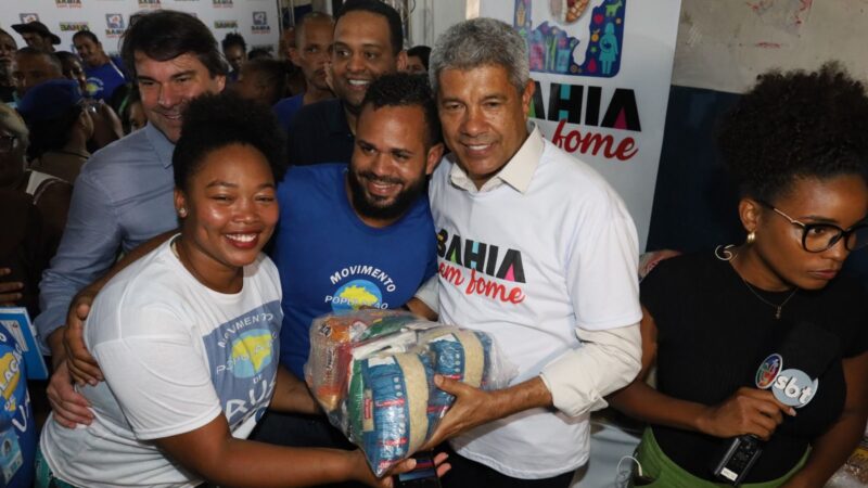 Bahia Sem Fome: governador participa da primeira entrega de alimentos em Salvador; ação foi realizada simultaneamente em outros cinco locais