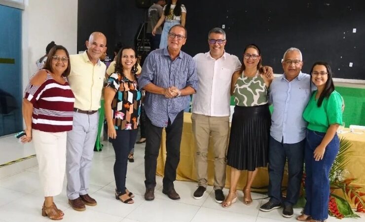 URUÇUCA: PREFEITURA ENTREGA NOVOS KITS PARA OS AGENTES DE SAÚDE E DE ENDEMIAS