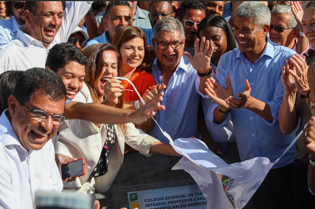 ‘Um divisor de águas’, declara prefeito durante entrega da 1ª escola de tempo integral em Ilhéus
