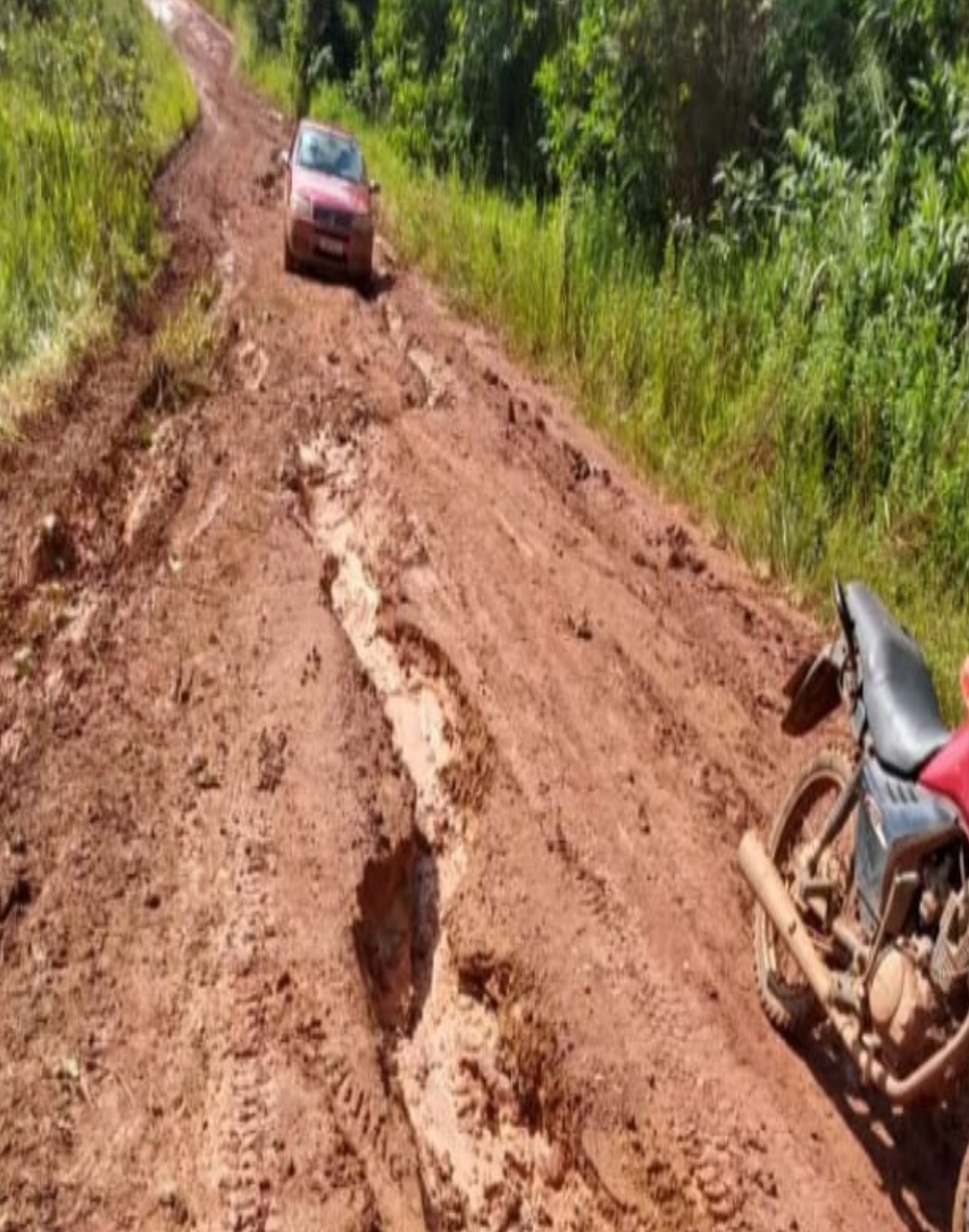 Estradas abandonadas em Una causam transtornos para Alunos, Motoristas e Agricultores
