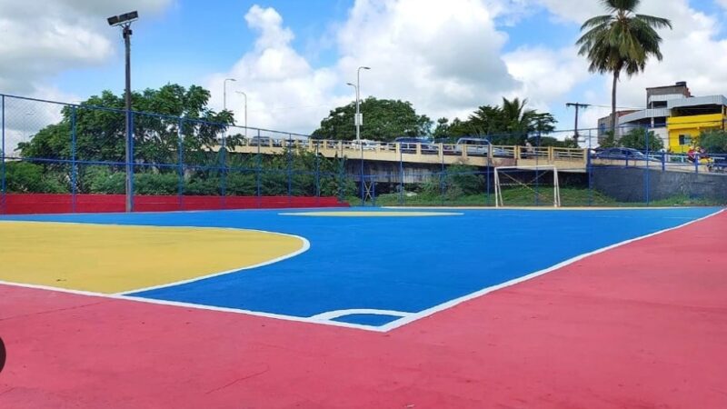 Prefeitura faz a manutenção de quadras poliesportivas do centro e bairros de Itabuna