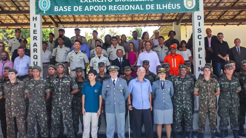 Prefeito Mário Alexandre participa de solenidade em comemoração ao Dia do Exército
