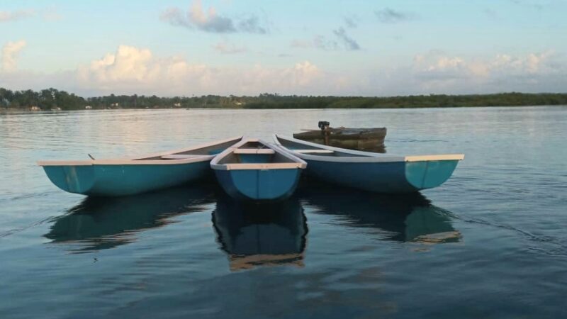 Prefeitura de Itacaré adquire canoas com motores para atender a população ribeirinha do município