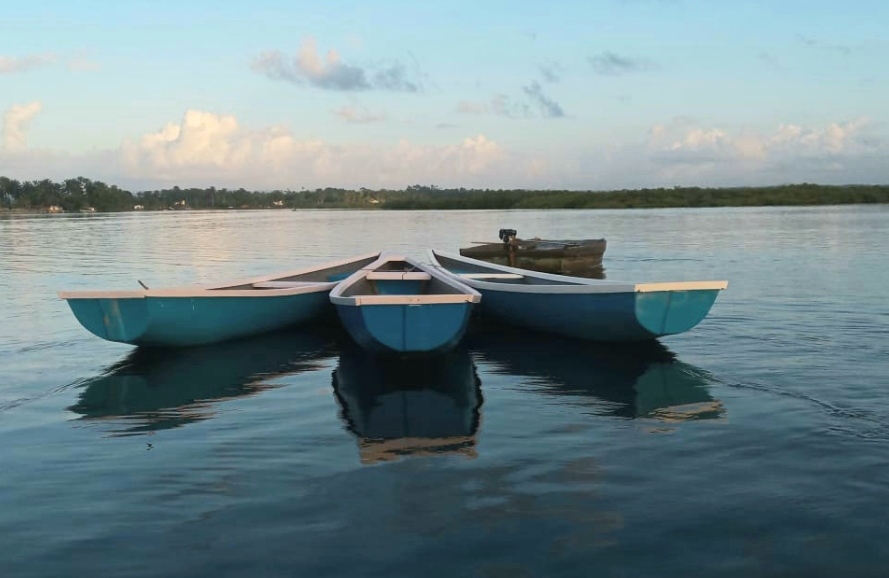 Prefeitura de Itacaré adquire canoas com motores para atender a população ribeirinha do município