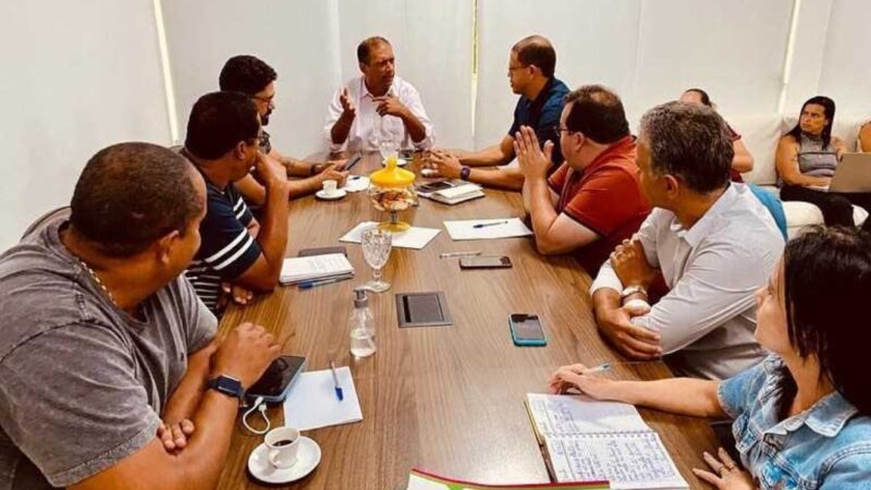 Reunião técnica discute plano de reconstrução das áreas afetadas pelas chuvas em Ilhéus