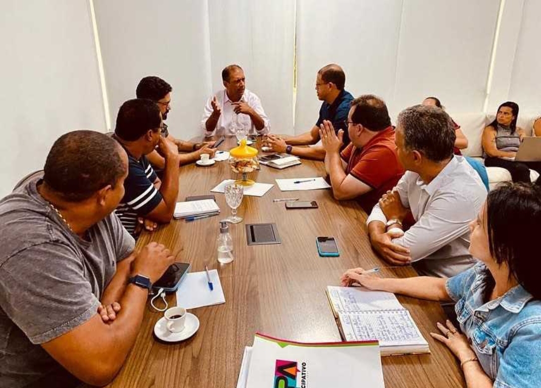 Reunião técnica discute plano de reconstrução das áreas afetadas pelas chuvas em Ilhéus