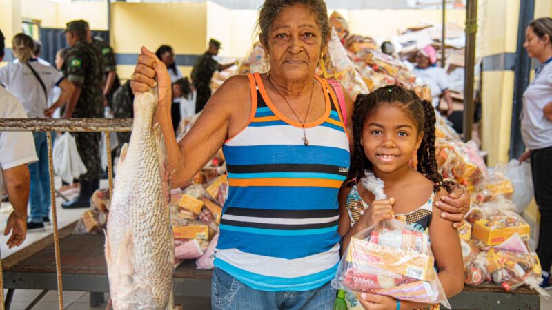 Prefeitura distribui 18 mil Kits da Semana Santa com 40 toneladas de peixes em Itabuna