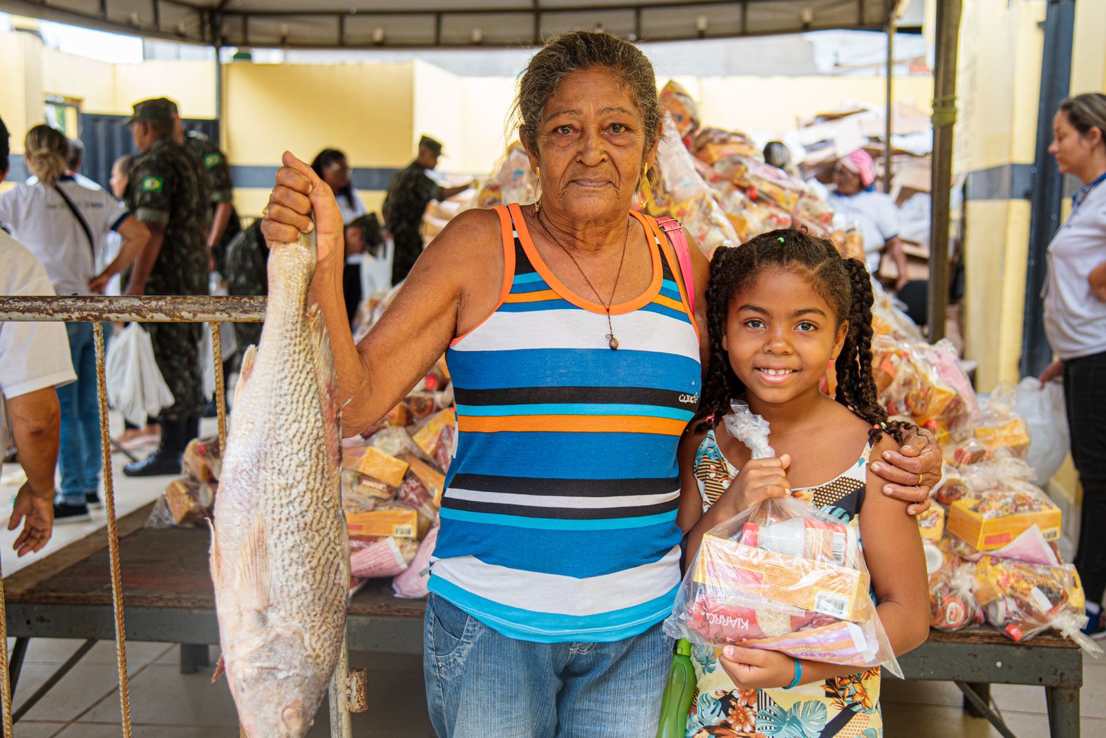Prefeitura distribui 18 mil Kits da Semana Santa com 40 toneladas de peixes em Itabuna