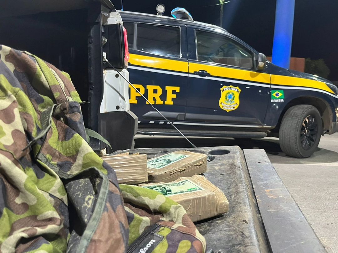 Cocaína marcada com nota de Dólar do Pablo Escobar apreendida pela PRF em Barreiras