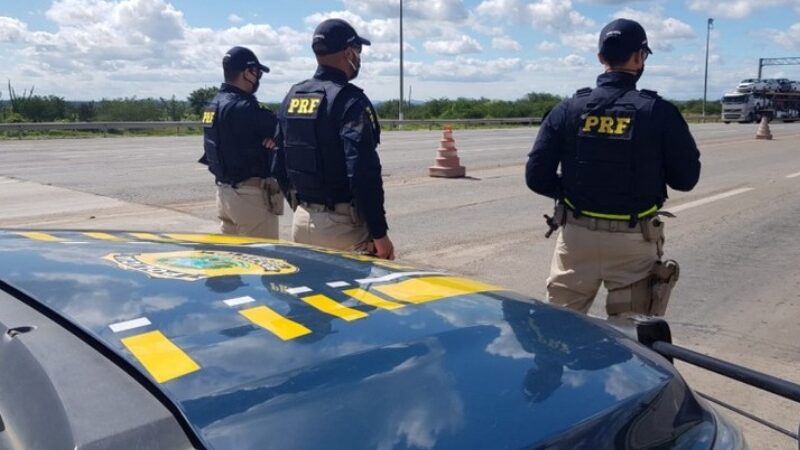 Armas, drogas, munições, coletes à prova de bala e casacos camuflados retirados de circulação e  um baita prejuízo para o crime organizado