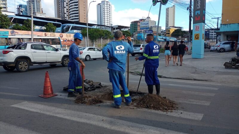 EMASA monta força-tarefa para realizar o nivelamento dos poços de visita da rede de esgotamento sanitário