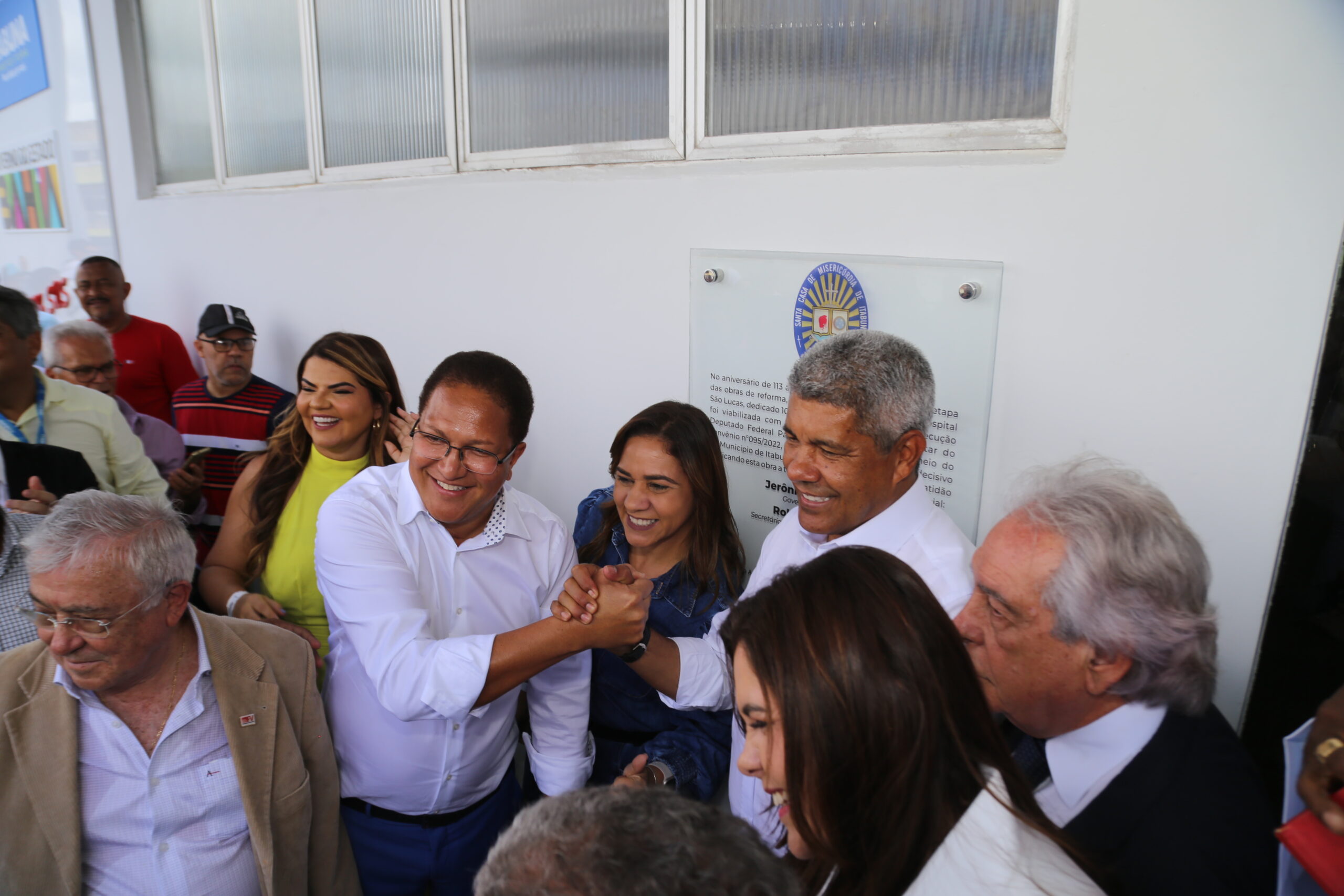 Jerônimo Rodrigues reabre o Hospital São Lucas ao lado de um emocionado Augusto Castro