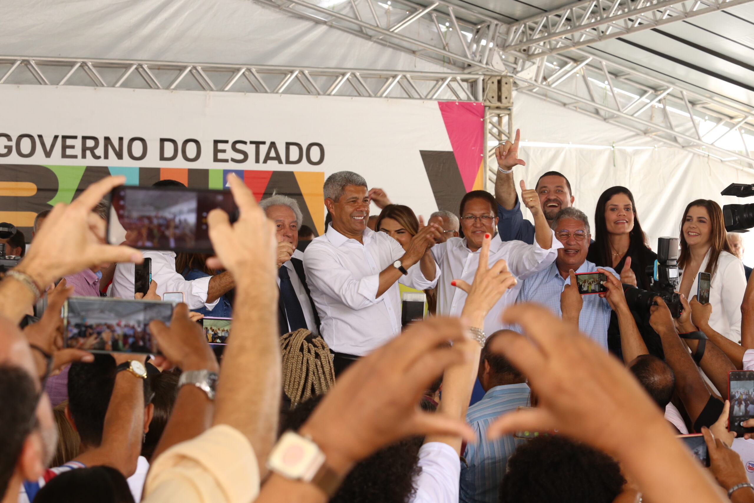 Jerônimo Rodrigues: “eu não vou abrir mão de pegar nas suas mãos Augusto”.