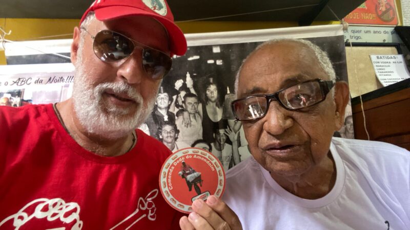 Alambique dá posse a 1.776 imortais e 576 comendadores