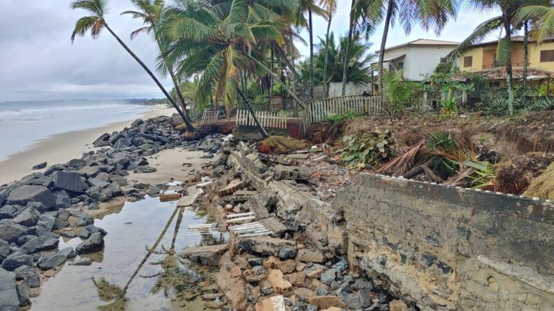 Prefeitura decreta situação de emergência em áreas afetadas por erosão costeira na Zona Norte