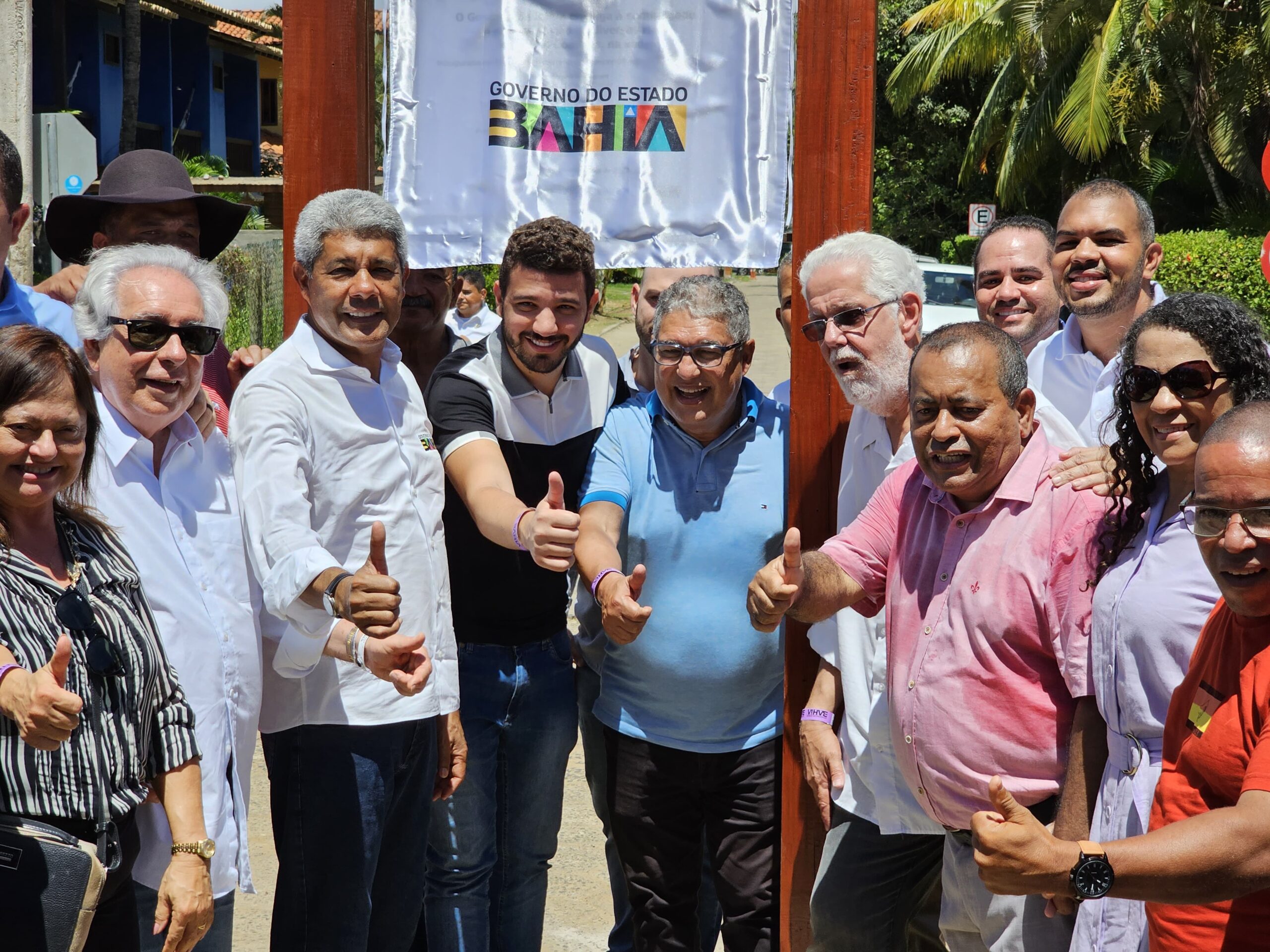 Jerônimo Rodrigues entrega reforma do mercado municipal de Itacaré, inaugura obras e autoriza novos investimentos