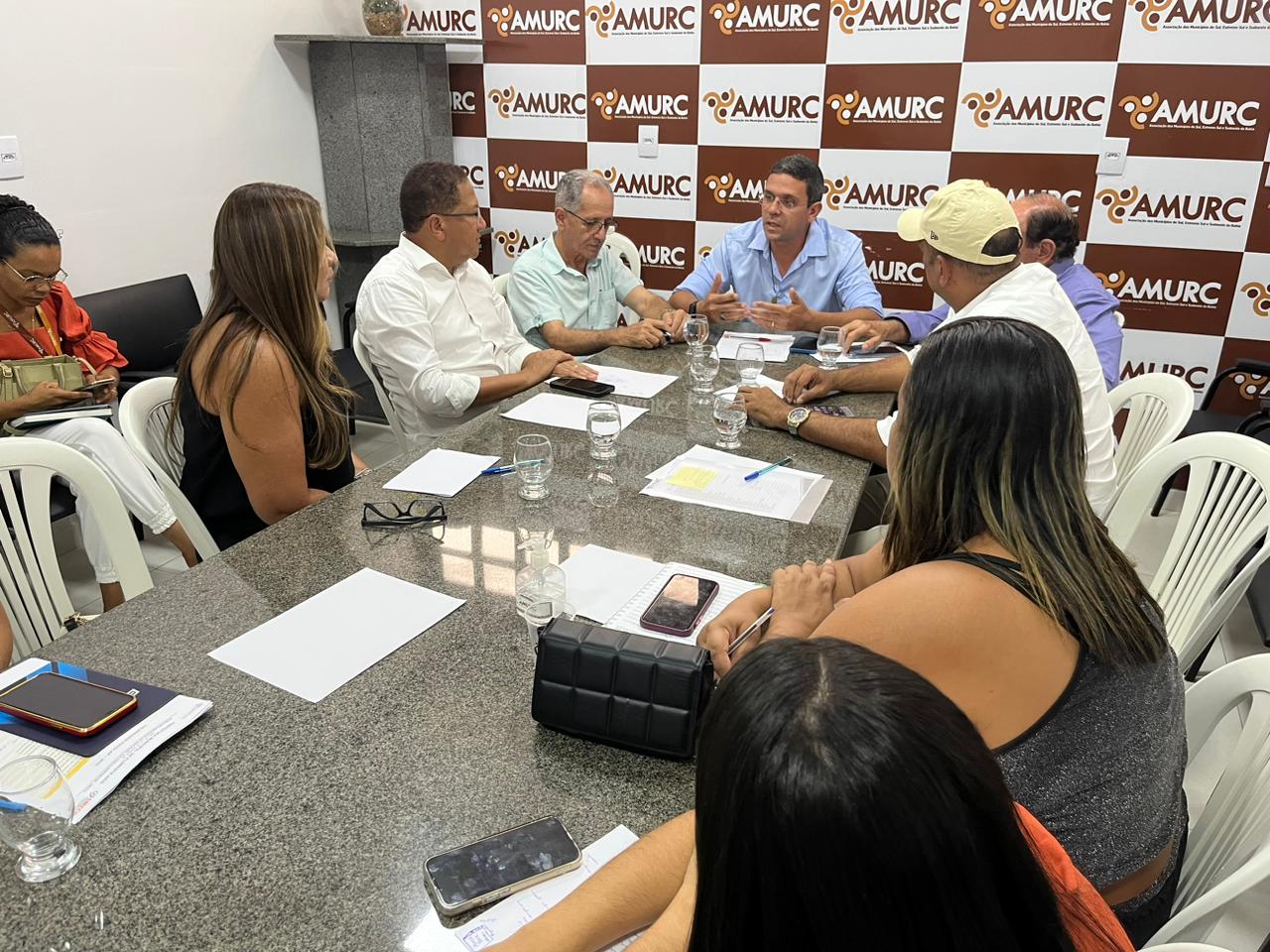 Amurc emite nota de solidariedade aos prefeitos em defesa da Educação