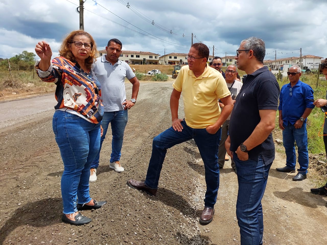 Prefeitura de Itabuna começa a pavimentação do acesso aos condomínios residenciais Jubiabá e Gabriela