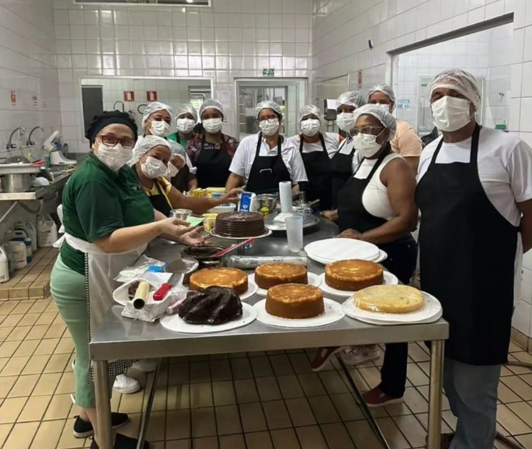 URUÇUCA: PREFEITURA PROMOVE CURSO DE CONFEITEIRA PARA JOVENS E ADULTOS