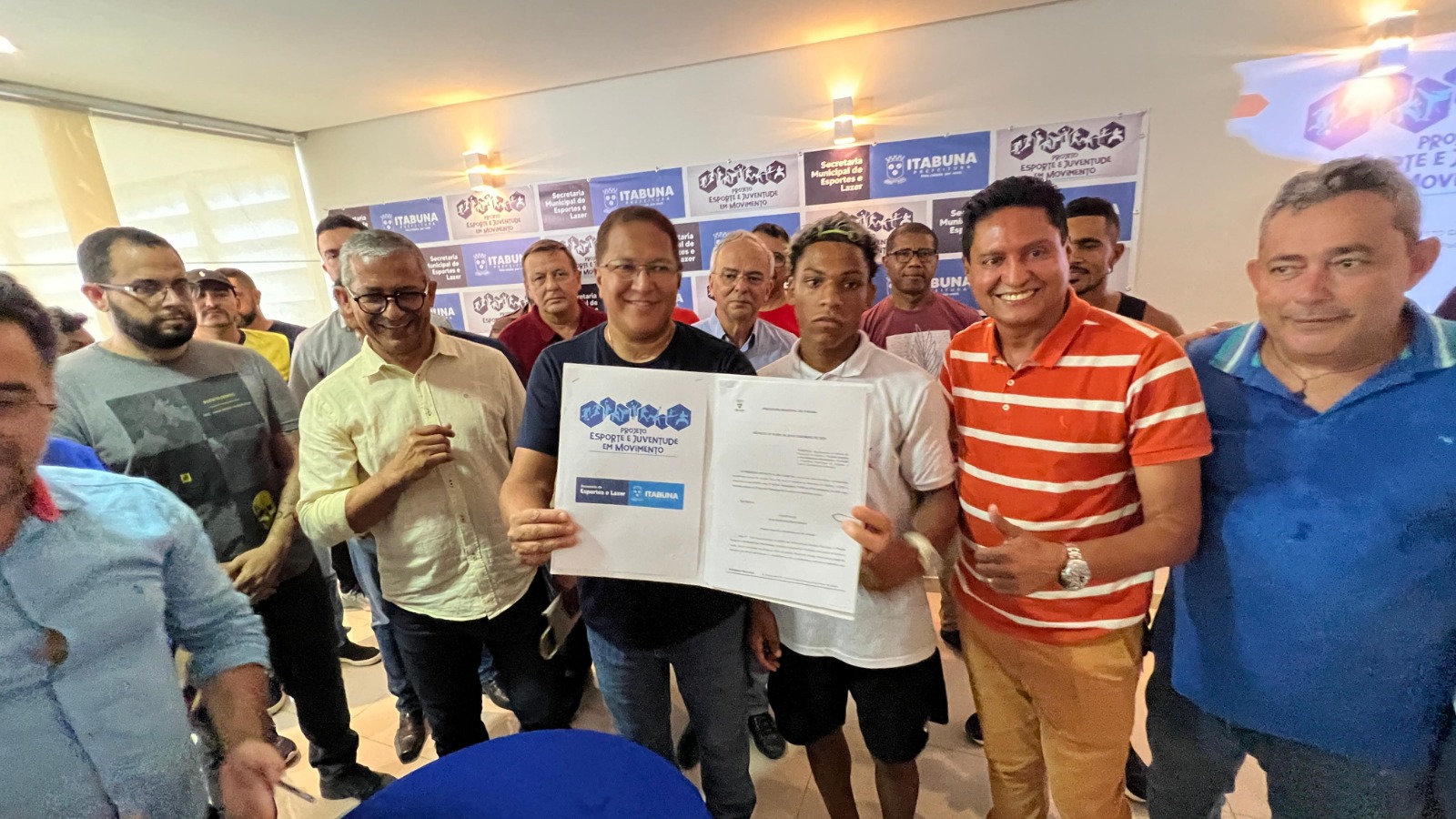 Prefeito Augusto Castro sanciona Lei do Programa Esporte e Juventude em Movimento