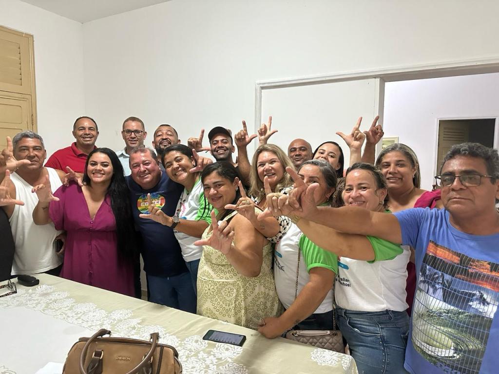 FIRMINO ALVES: ALTO ESCALÃO DA PREFEITURA PEDE EXONERAÇÃO E DECLARA APOIO A LERO CUNHA