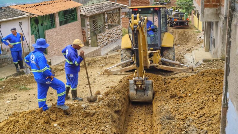EMASA revisa redes de esgotamento sanitário no Califórnia em ruas urbanizadas pelo PAI