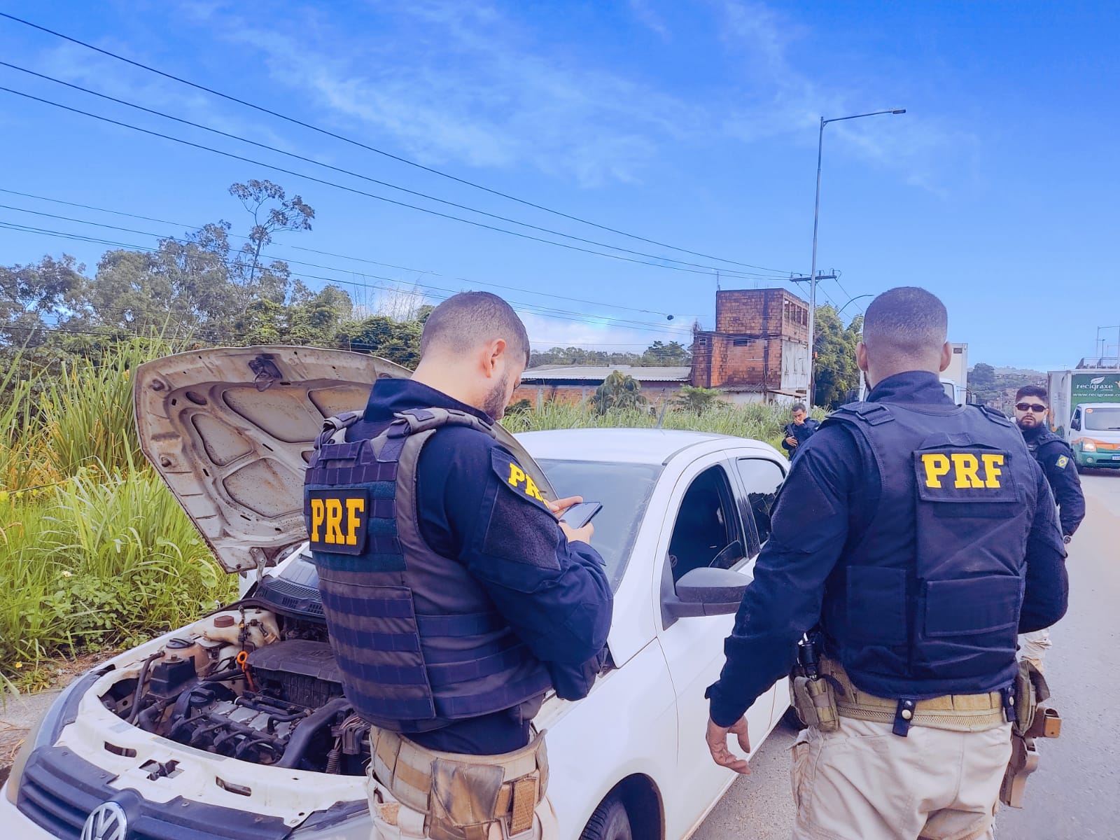 PRF realiza operação de segurança viária em pontos críticos das rodovias federais da Bahia