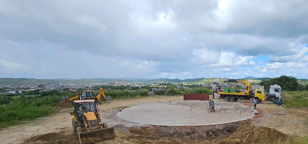 Governo do Estado e EMASA iniciam montagem do 1º reservatório do Projeto Mais Água para Cidade no Novo Lomanto