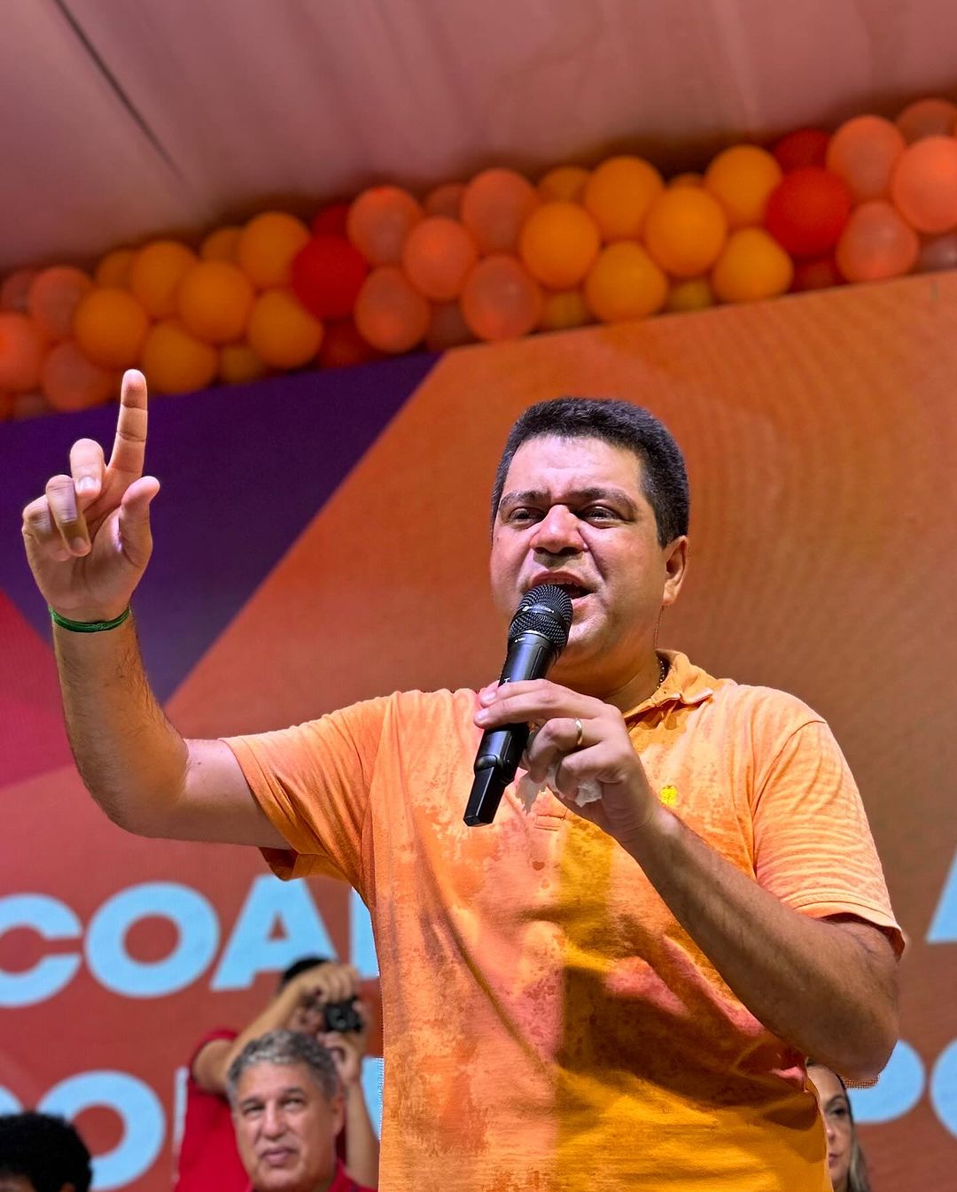 Miltinho do Axé ampliou sua liderança e consolidou seu favoritismo na corrida eleitoral em Coaraci