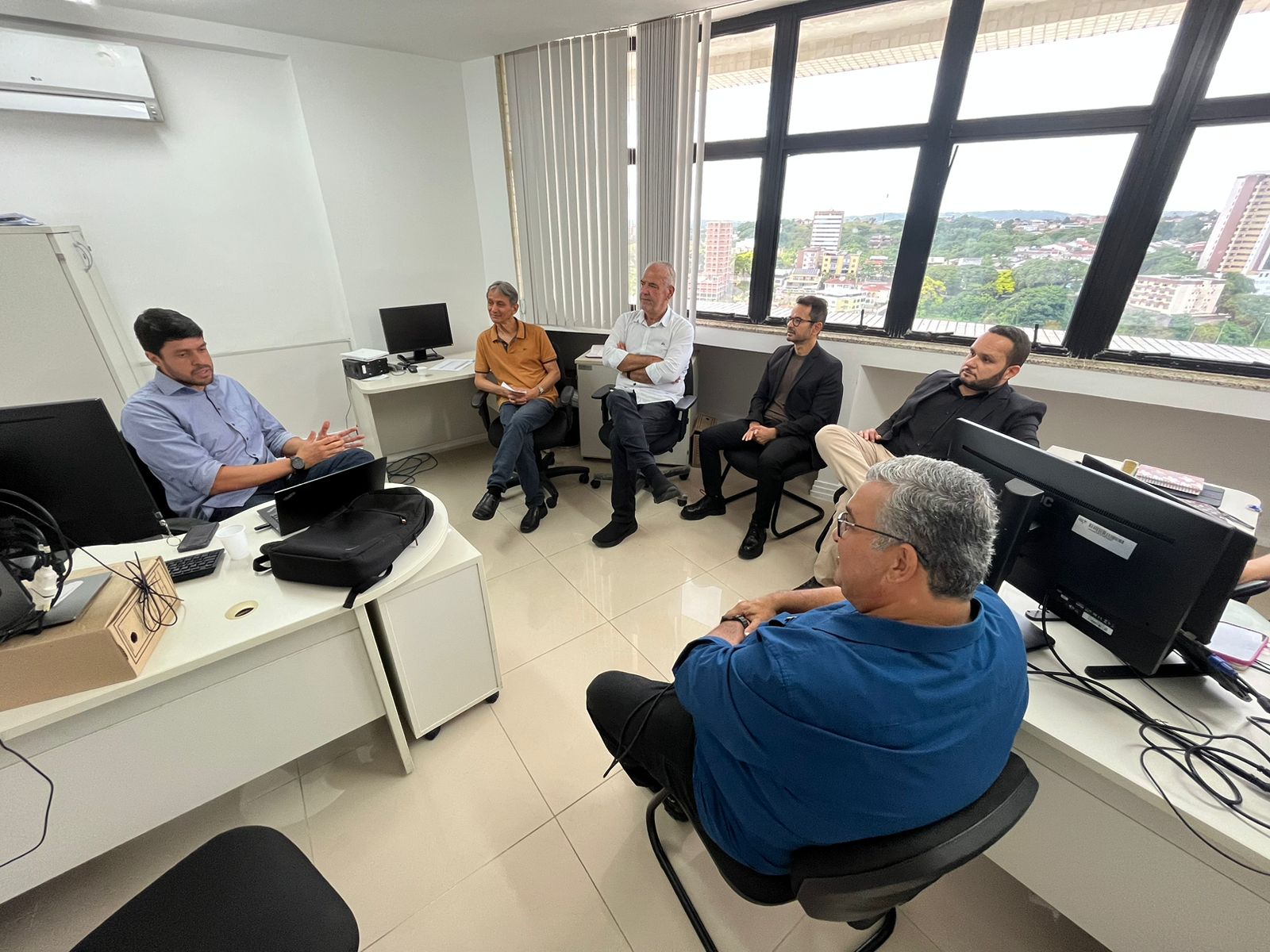 Representantes empresariais dialogam com o MP para o ordenamento do comércio informal em Itabuna
