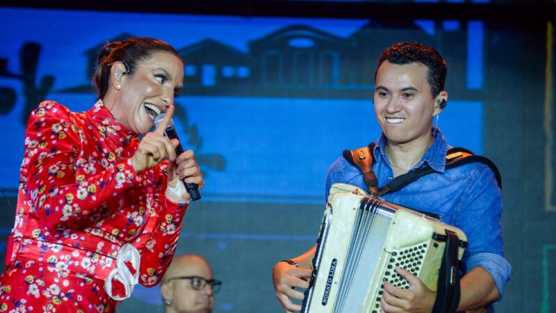 Ivete Sangalo, Targino Gondim e Léo Santana animam segunda noite do Ita Pedro 2024, atraindo mais de 100 mil pessoas