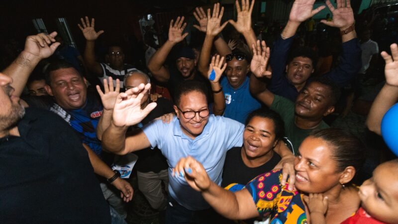 Augusto Castro recebe apoio e gratidão dos moradores do Maria Pinheiro