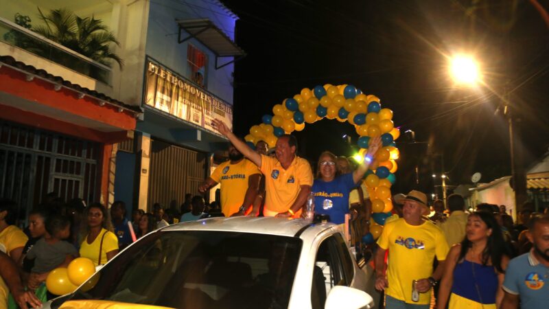 URUÇUCA: MAGNÓLIA E LEBRÃO REALIZAM GRANDE PASSEATA NO BAIRRO PORTELINHA