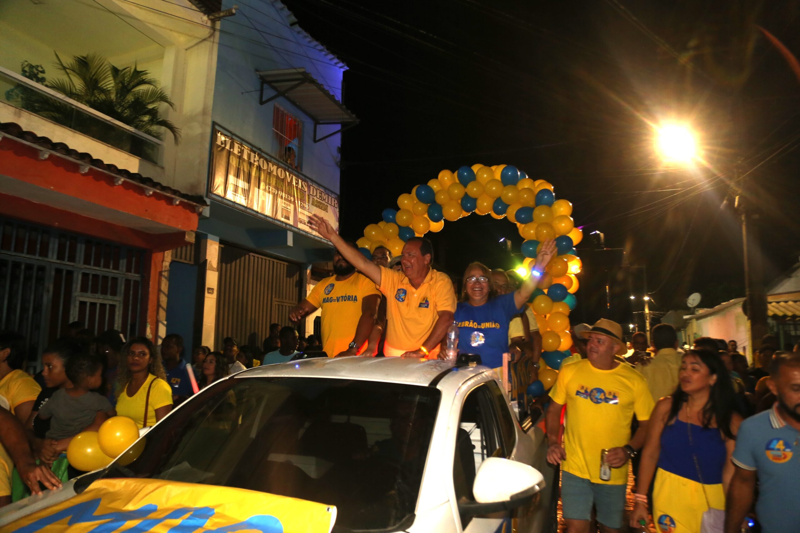 URUÇUCA: MAGNÓLIA E LEBRÃO REALIZAM GRANDE PASSEATA NO BAIRRO PORTELINHA