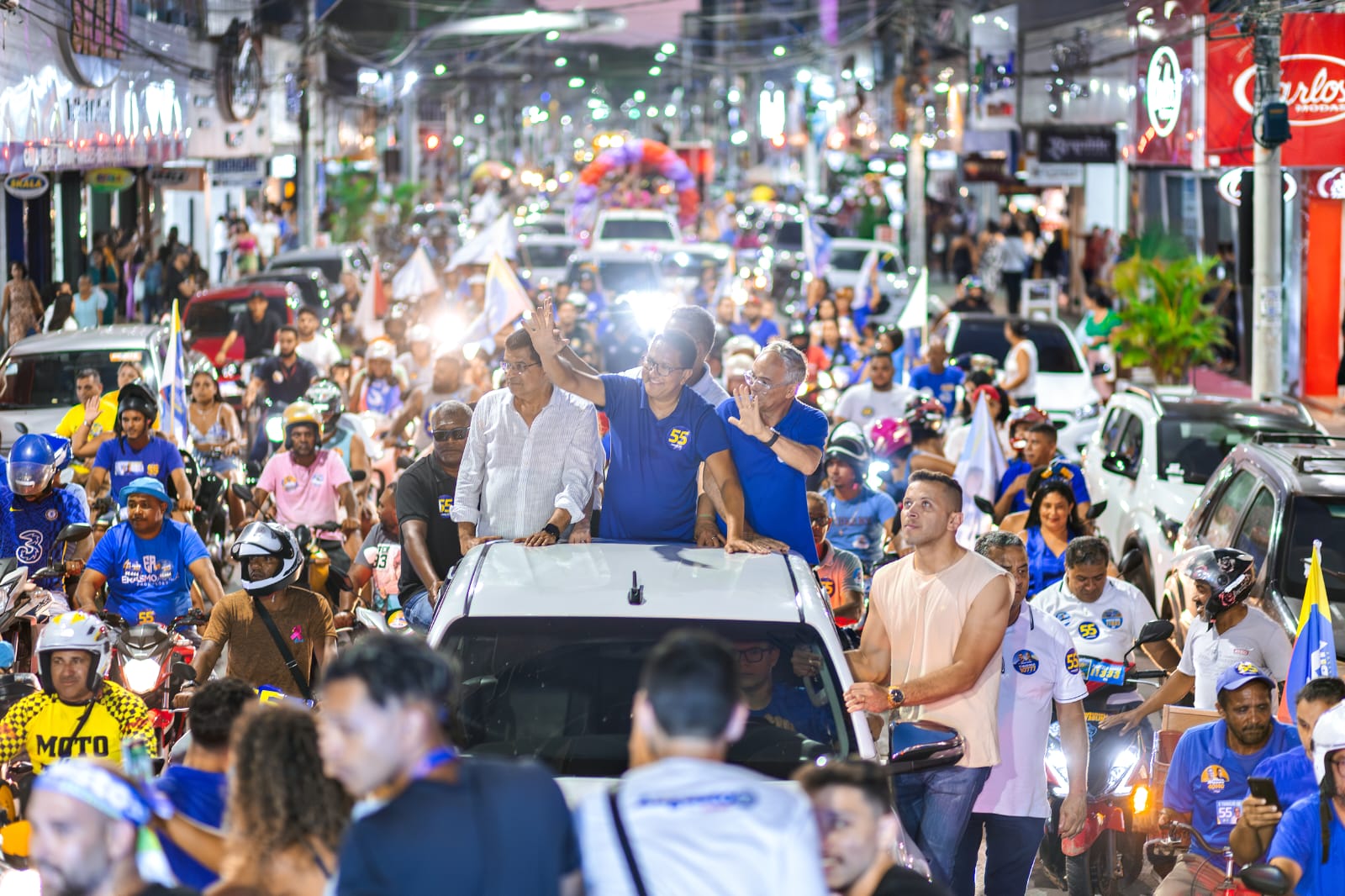 Carreata transforma Itabuna numa ´Onda Azul` e confirma reeleição de Augusto