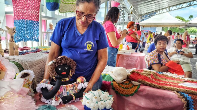 Prefeitura de Itabuna realiza em praça pública ação do “Outubro Rosa: Dia D do autocuidado”
