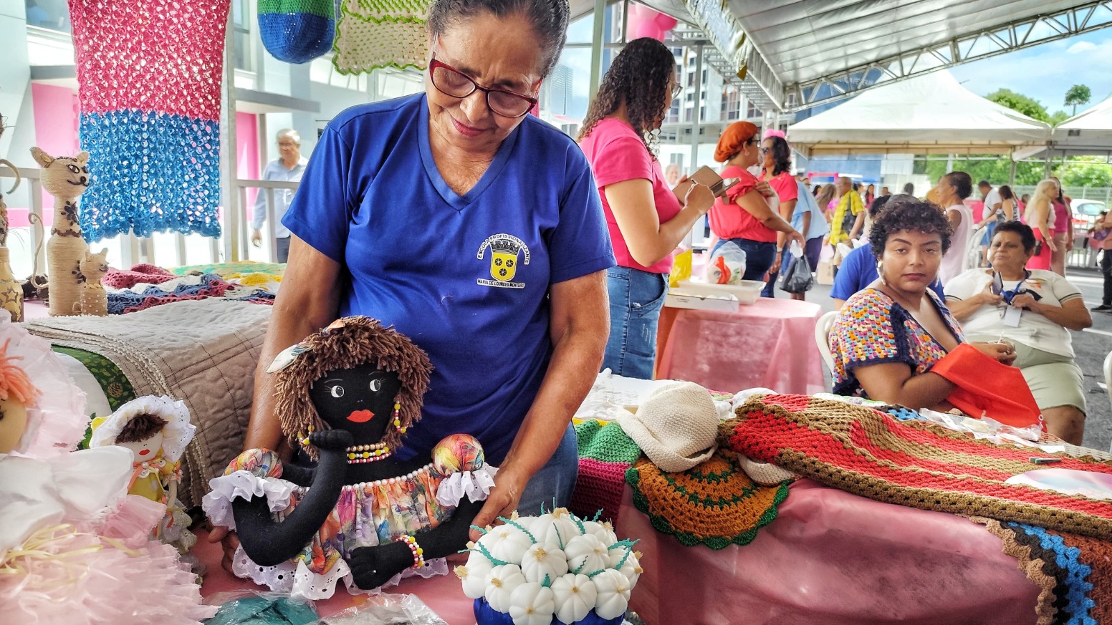 Prefeitura de Itabuna realiza em praça pública ação do “Outubro Rosa: Dia D do autocuidado”