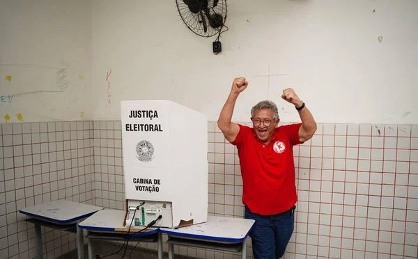 Luiz Caetano vence 2º turno e é novo prefeito de Camaçari