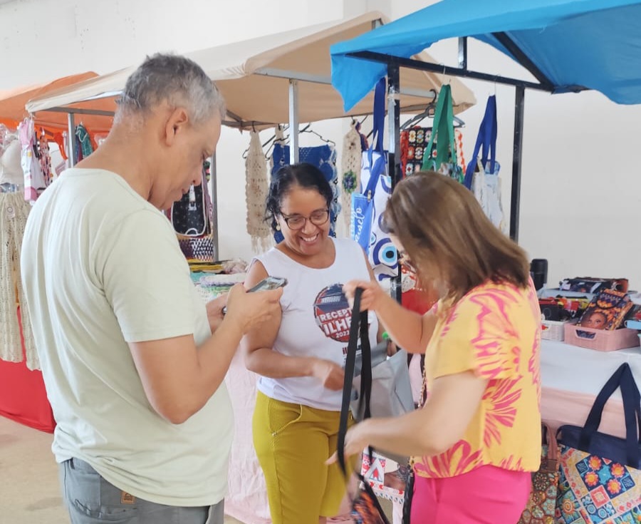 Associação Cultural Terra da Gabriela recebe turistas durante temporada de navios em Ilhéus
