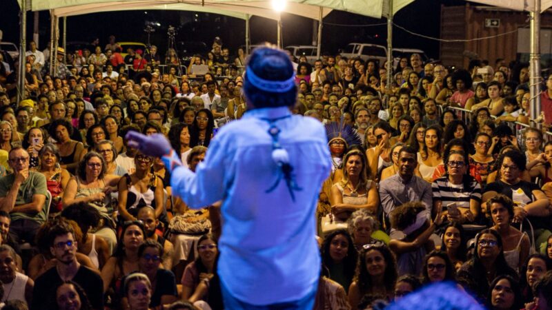 NA FESTA LITERÁRIA DE ILHÉUS, AILTON KRENAK LANÇA O LIVRO KUJÁN E OS MENINOS SABIDOS