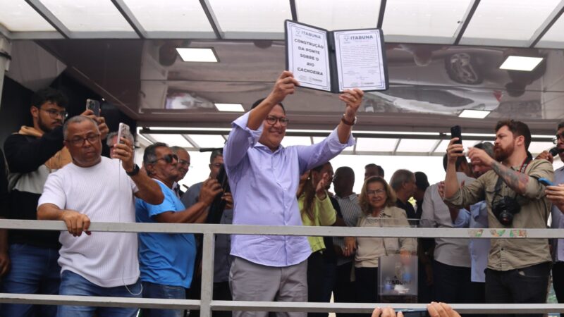 Prefeito Augusto Castro destaca a necessidade de melhorar mobilidade ao assinar ordem de serviço da nova pontes sobre o Rio Cachoeira